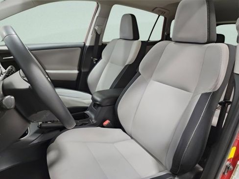 Used 2017 Toyota RAV4 XLE image 22