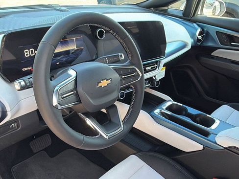 New 2026 Chevrolet Equinox EV LT FWD image 18
