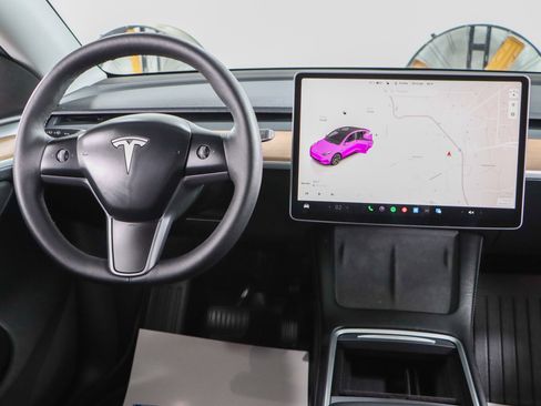 Used 2025 Tesla Model Y Long Range image 16