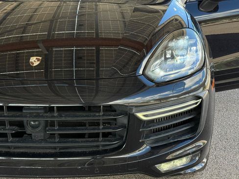 Used 2016 Porsche Cayenne GTS w/ Premium Package Plus AWD/4WD image 9