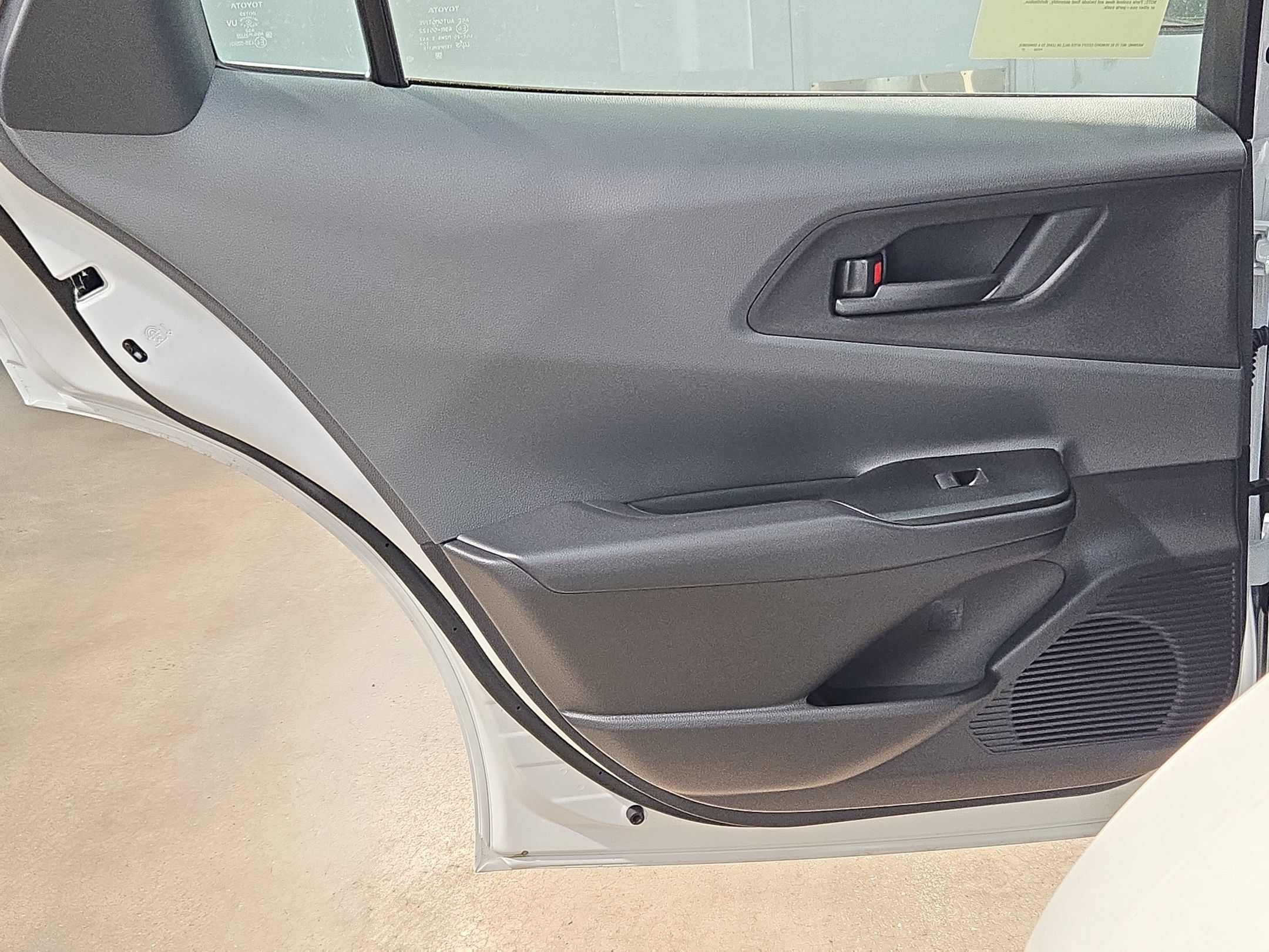 New 2027 Toyota Prius LE FWD image 22