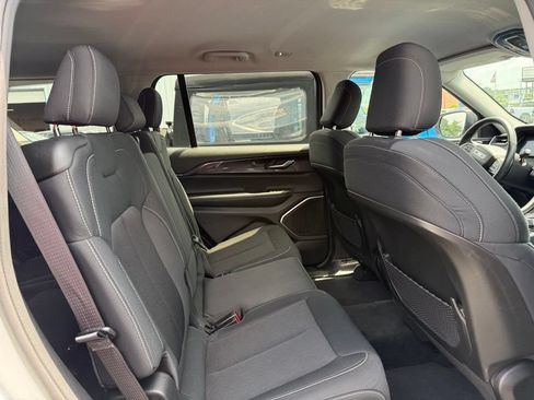 Used 2021 Jeep Grand Cherokee L Laredo w/ Luxury Tech Group I AWD/4WD image 13