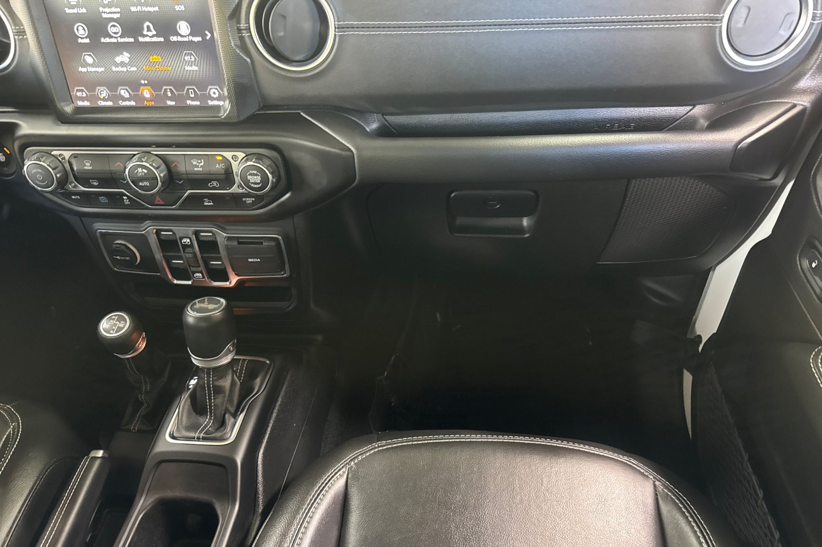 Used 2023 Jeep Wrangler Unlimited Sahara AWD/4WD image 33