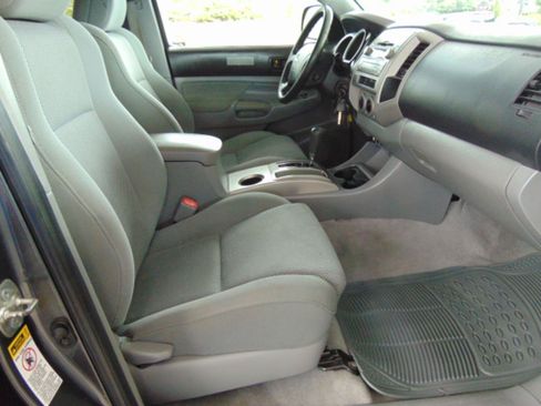 Used 2010 Toyota Tacoma 4x4 Double Cab image 6