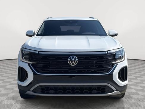 Certified 2025 Volkswagen Atlas Cross Sport SE AWD/4WD image 3