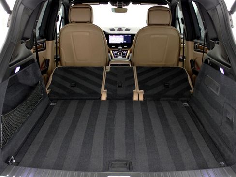 Used 2019 Porsche Cayenne image 73