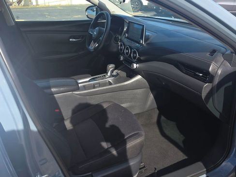 Used 2024 Nissan Sentra SV FWD image 11