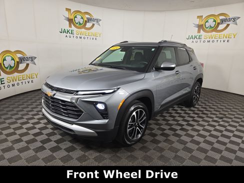 Used 2024 Chevrolet TrailBlazer LT w/ Convenience Package FWD image 4