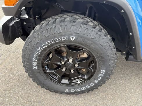 Used 2021 Jeep Gladiator Sport AWD/4WD image 30
