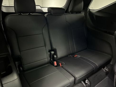 New 2026 Chevrolet Traverse LT w/ Sun and Wheel Package FWD image 28