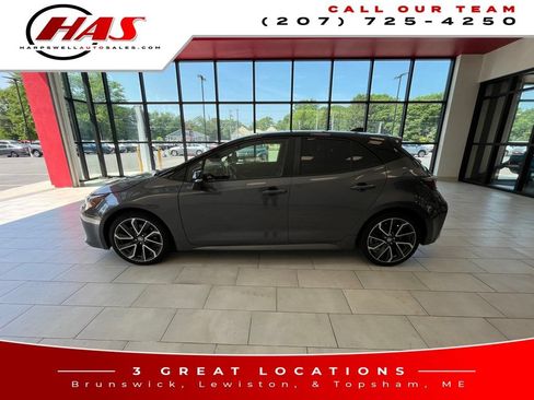 Used 2022 Toyota Corolla XSE FWD image 2