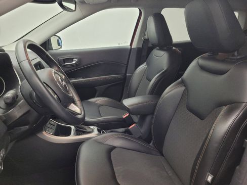Used 2018 Jeep Compass Latitude w/ Popular Equipment Group FWD image 17
