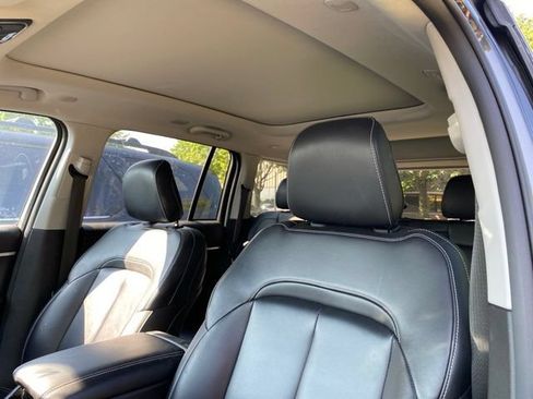 Used 2023 Jeep Grand Cherokee Limited AWD/4WD image 2