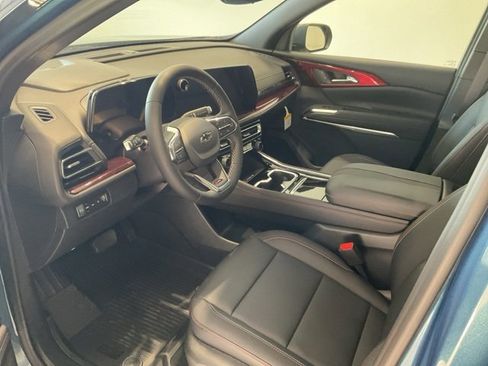 New 2026 Chevrolet Traverse Z71 image 8