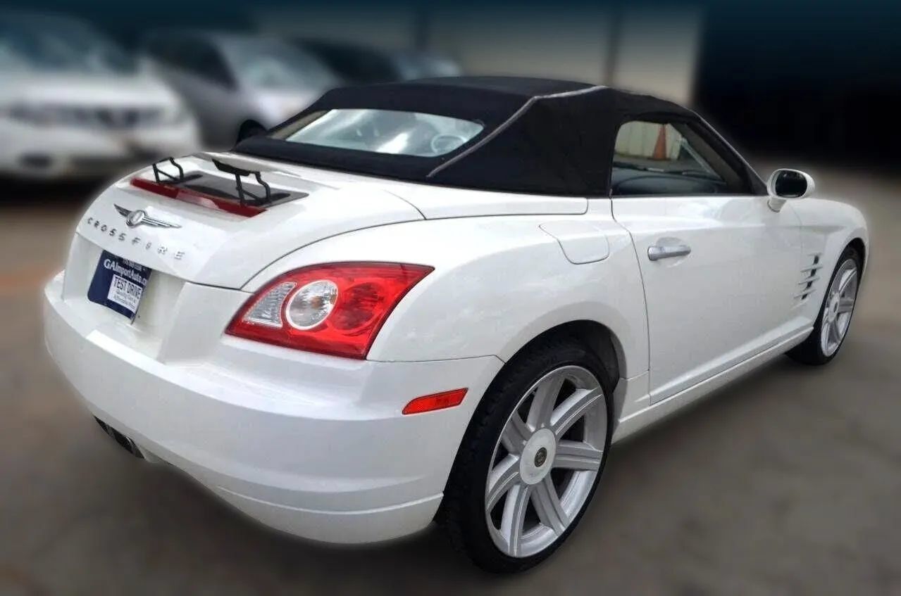 Used 2005 Chrysler Crossfire Limited RWD image 10