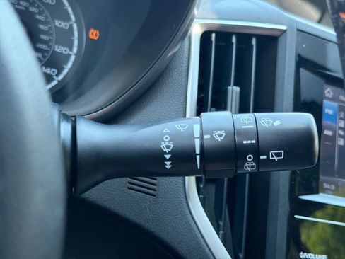 Used 2018 Subaru Crosstrek 2.0i Premium AWD/4WD image 26