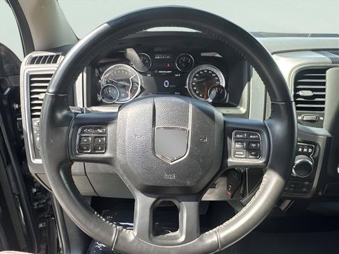 Used 2019 RAM 1500 Classic Warlock w/ Luxury Group image 3