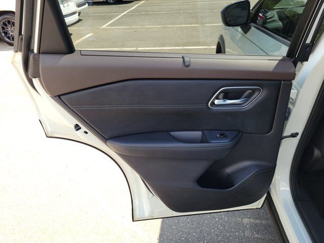 Used 2021 Nissan Rogue SL FWD image 15