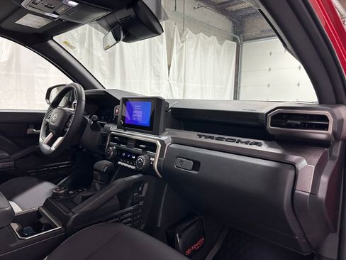 Used 2025 Toyota Tacoma TRD Sport image 61