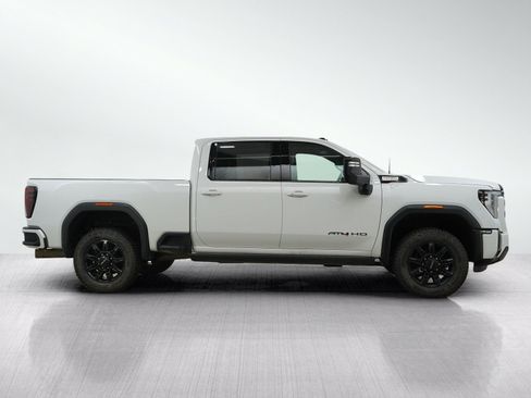 Used 2024 GMC Sierra 3500 AT4 w/ Technology Package AWD/4WD image 6