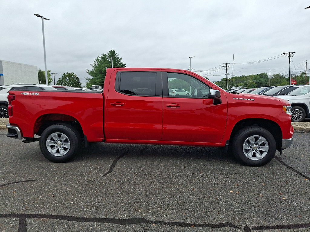 Used 2025 Chevrolet Silverado 1500 LT AWD/4WD image 34