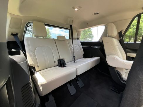 Used 2020 Ford Expedition Platinum AWD/4WD image 18