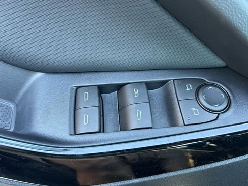 New 2026 Chevrolet Equinox LT image 23