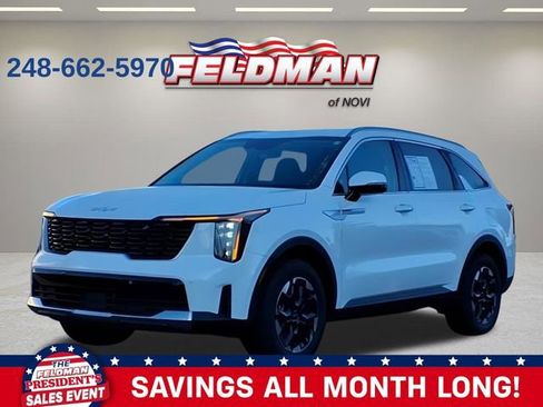 Used 2025 Kia Sorento S image 1