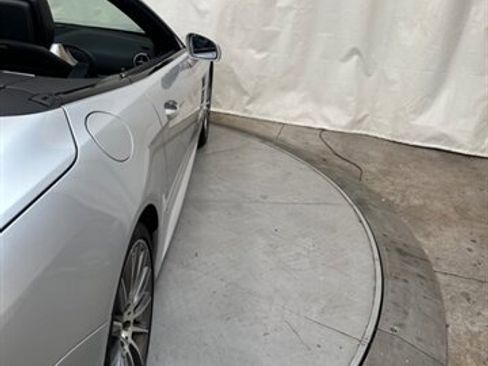 Used 2017 Mercedes-Benz SL 550 image 13