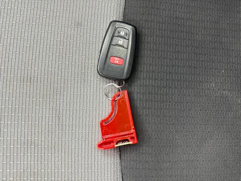 Used 2019 Toyota C-HR XLE FWD image 54