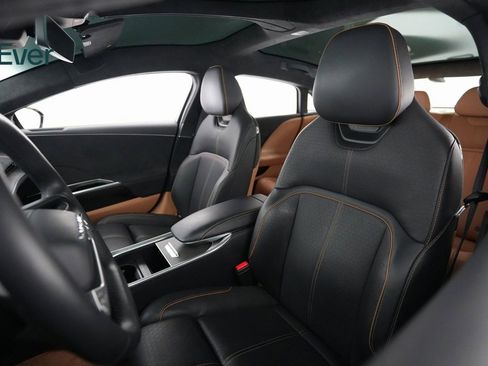 Used 2023 Lucid Air Grand Touring image 7