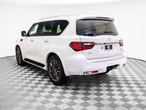 Used 2024 INFINITI QX80 Sensory image 3