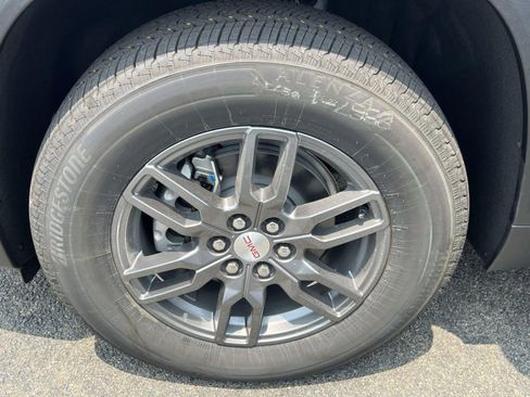 New 2025 GMC Acadia Elevation image 8