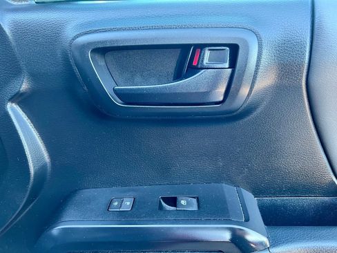 Used 2019 Toyota Tacoma 2WD Access Cab image 43