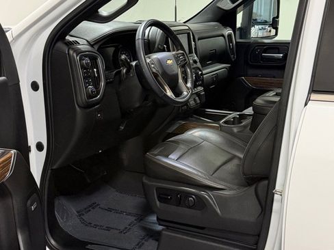 Used 2020 Chevrolet Silverado 3500 High Country w/ Z71 Off-Road Package AWD/4WD image 8