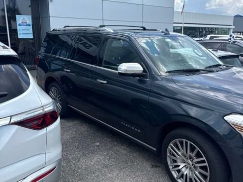 Used 2023 Ford Expedition Max Platinum AWD/4WD image 2