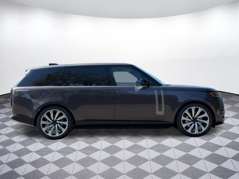 New 2026 Land Rover Range Rover Long Wheelbase SE AWD/4WD image 9