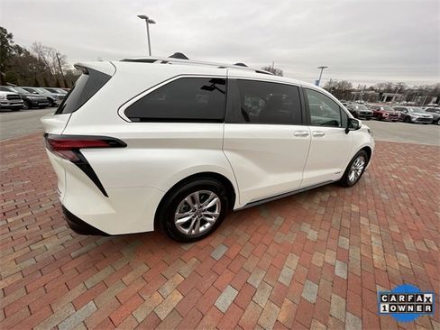 Used 2021 Toyota Sienna Limited image 34
