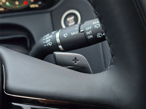 New 2025 Land Rover Range Rover Velar Dynamic SE image 18