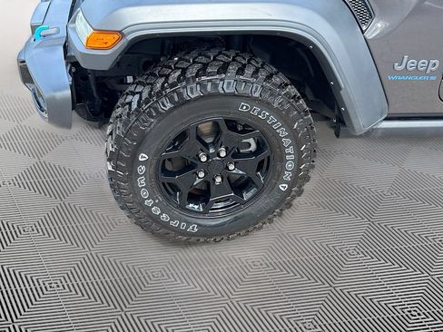 Used 2023 Jeep Wrangler Unlimited w/ Cold Weather Group AWD/4WD image 35