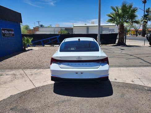 Used 2021 Hyundai Elantra SEL FWD image 12
