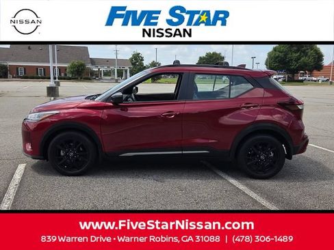 Used 2023 Nissan Kicks SR w/ SR Premium Package FWD image 4