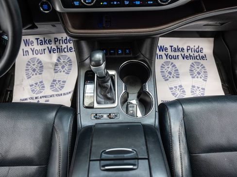 Used 2016 Toyota Highlander Limited Platinum AWD/4WD image 28