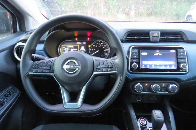 Used 2025 Nissan Versa SV w/ Trunk Package FWD image 15