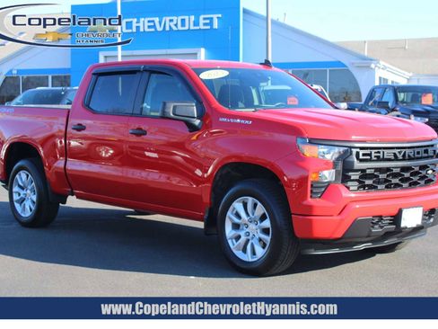 Used 2023 Chevrolet Silverado 1500 Custom image 1