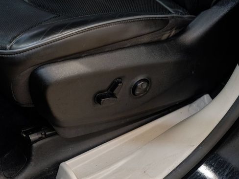 Used 2020 Chrysler Pacifica Limited FWD image 49