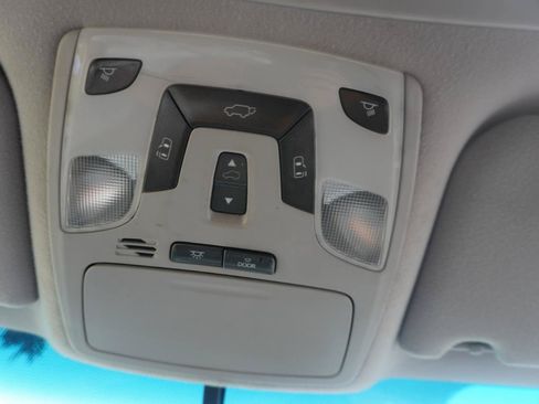 Used 2012 Toyota Sienna SE FWD image 32