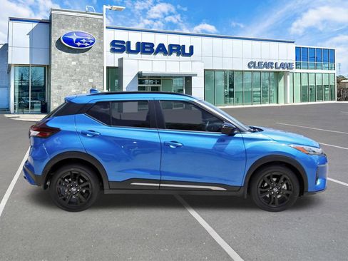 Used 2023 Nissan Kicks SR w/ SR Premium Package FWD image 7