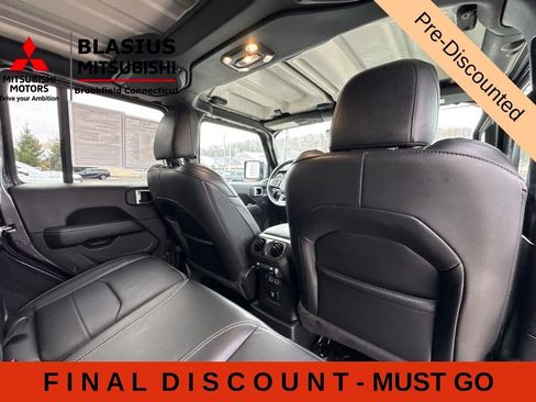 Used 2023 Jeep Wrangler Unlimited Sahara w/ Cold Weather Group AWD/4WD image 24