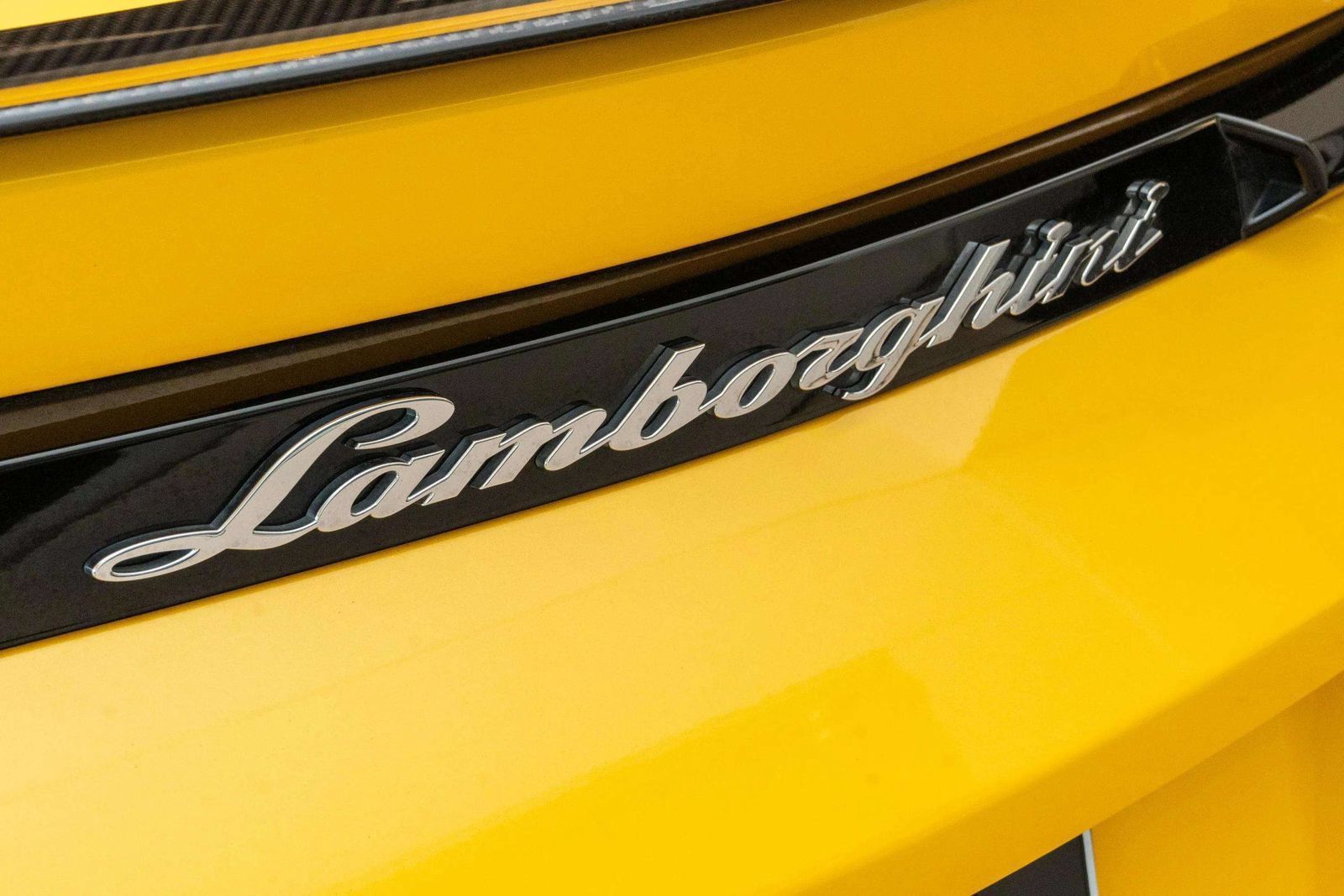 Used 2024 Lamborghini Urus Performante AWD/4WD image 72